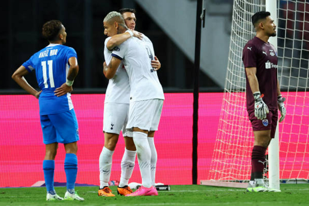 Richarlison lập hat-trick, Tottenham thắng dễ Lion City Sailors
