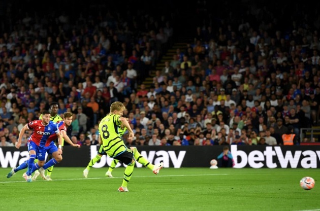 Arteta bất ngờ khi thấy Odegaard sút phạt đền