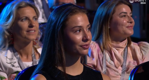 Erling Haaland’s model girlfriend Isabel steals show at Champions League draw as cameras pan to her in crowd - Bóng Đá