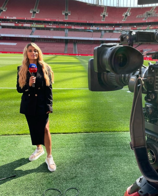 Melissa Reddy, cô phóng viên thể thao quyến rũ của Sky Sports - Bóng Đá