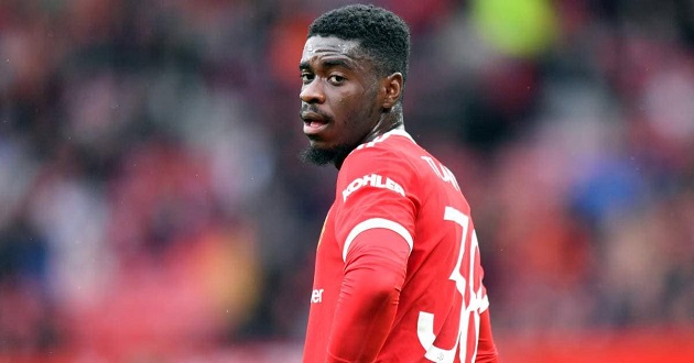 Ex-Man United defender Axel Tuanzebe in talks to join Real Betis - Bóng Đá