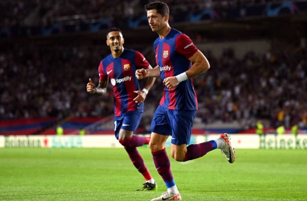 Barca đại thắng; Thủ môn Lazio ghi bàn giây cuối, cầm hòa Atletico - Bóng Đá