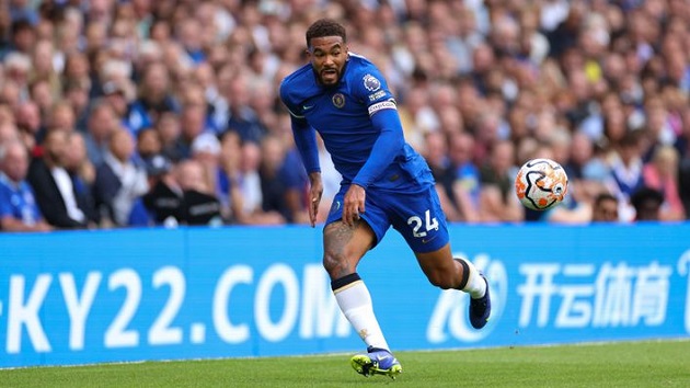 James sớm được đeo băng đội trưởng Chelsea.