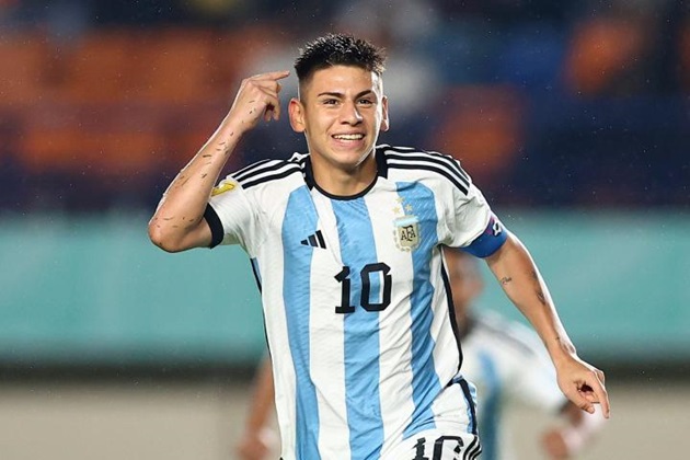 Echeverri tỏa sáng rực rỡ ở FIFA U17 World Cup.