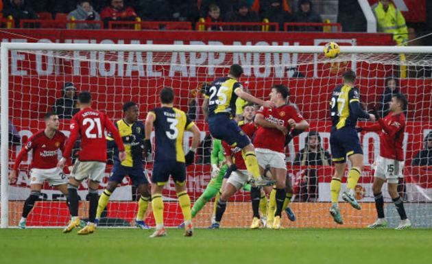 Man Utd thảm bại 3 bàn không gỡ trước Bournemouth - Bóng Đá