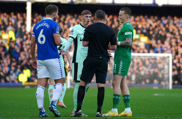 What Cole Palmer said to referee after being booked for diving during Everton vs Chelsea clash - Bóng Đá