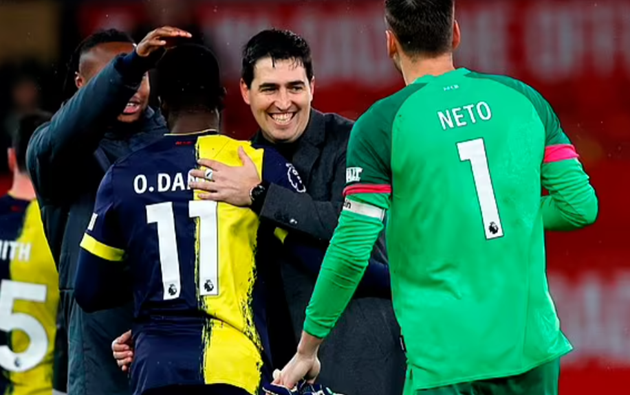 Trong khi đó, Bournemouth đã vươn lên nửa trên BXH. Thật khó để tin HLV Andoni Iraola có thể làm được điều này khi mới nắm đội mùa này. Họ đã có 4 chiến thắng trong 5 trận gần nhất.