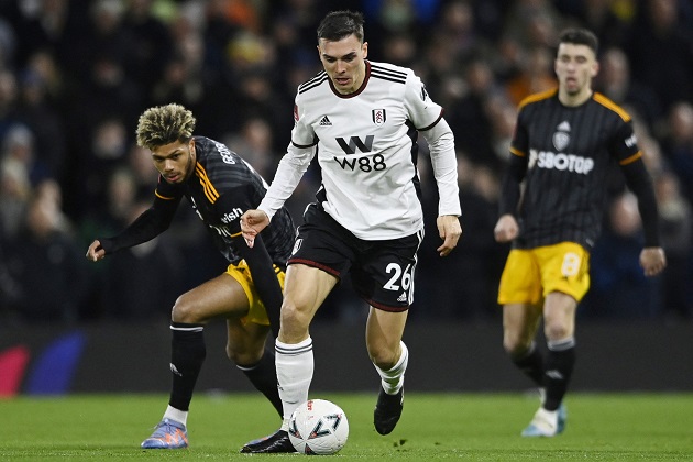 Ảnh bài viết Arsenal từ bỏ Douglas Luiz, theo đuổi chữ ký rẻ hơn