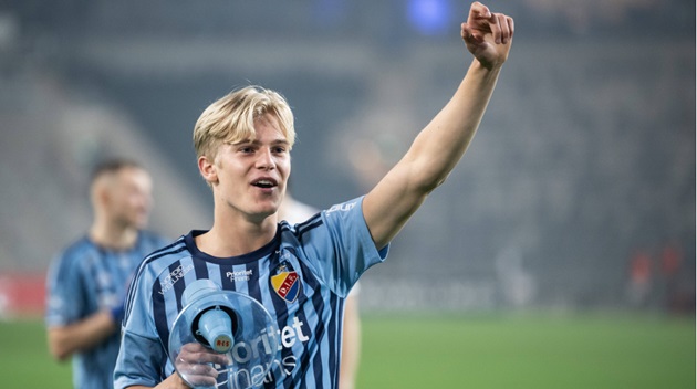 Lucas Bergvall - Manchester United ‘very hot’ in race to sign talented player – He’s ‘a fan’ of Red Devils, ‘very fond’ of club - Bóng Đá