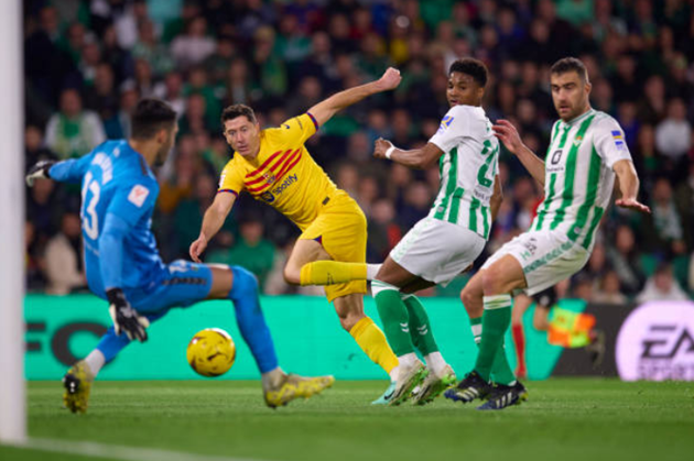 BARCELONA FANS SEND LEWANDOWSKI PLEA TO XAVI AFTER FERRAN & LAMINE YAMAL SHINE VS REAL BETIS - Bóng Đá