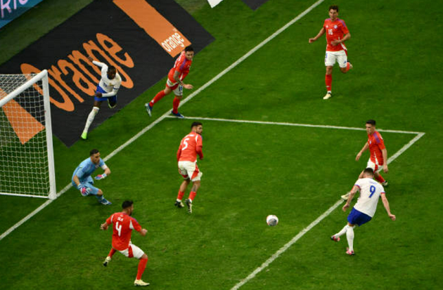 Nunez tỏa sáng, Uruguay vẫn thúc thủ trước đẳng cấp của Pháp - Bóng Đá