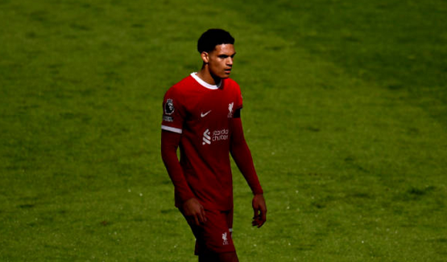 Jarell Quansah reacts to fans comparing him to Liverpool skipper Virgil van Dijk - Bóng Đá