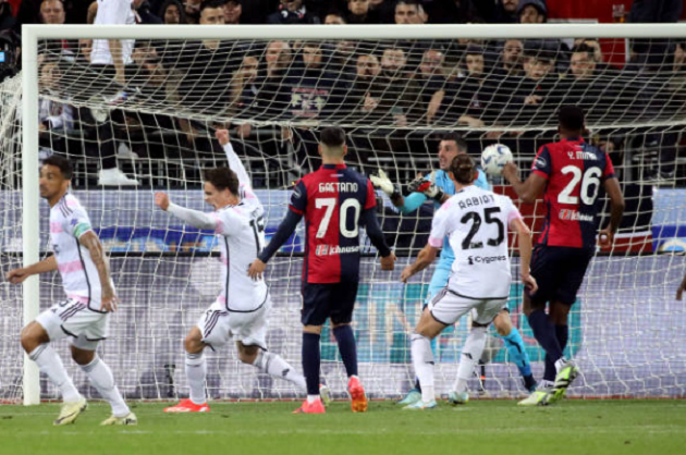 Hút chết trước Cagliari, Juventus ngày càng xa rời top 2 - Bóng Đá