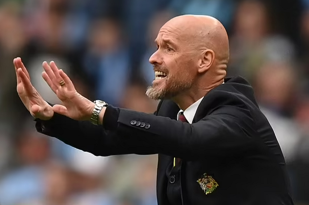 Ten Hag đang trải qua mùa giải vô vàn khó khăn.
