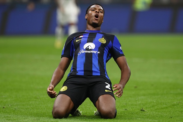 Dumfries chưa gia hạn với Inter Milan.