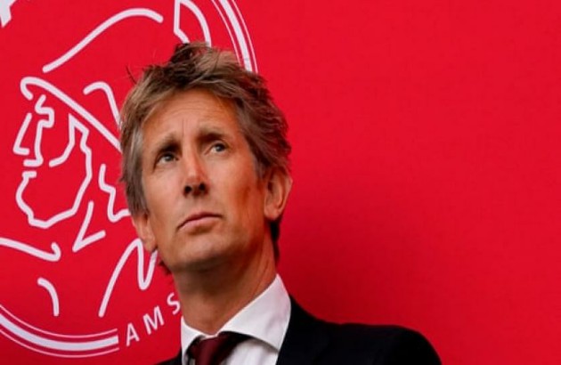 Ajax chief Edwin van der Sar is being lined up for a return to Manchester United. - Bóng Đá