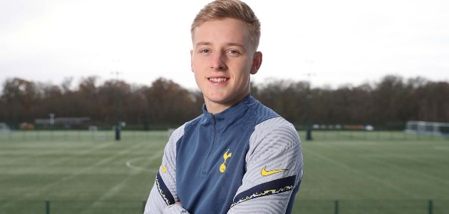 Harvey White has signed a new contract at Tottenham until the summer of 2024 - Bóng Đá