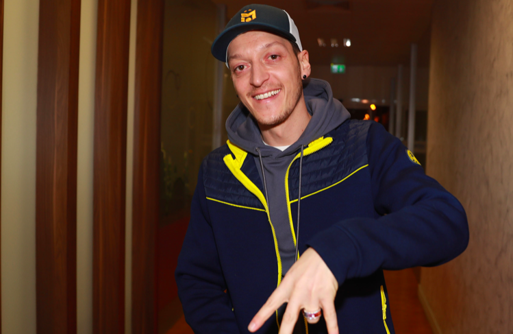 Mesut Ozil taking £280k-a-week pay CUT to seal Fenerbahce transfer from Arsenal but could land £670k bonuses this season - Bóng Đá