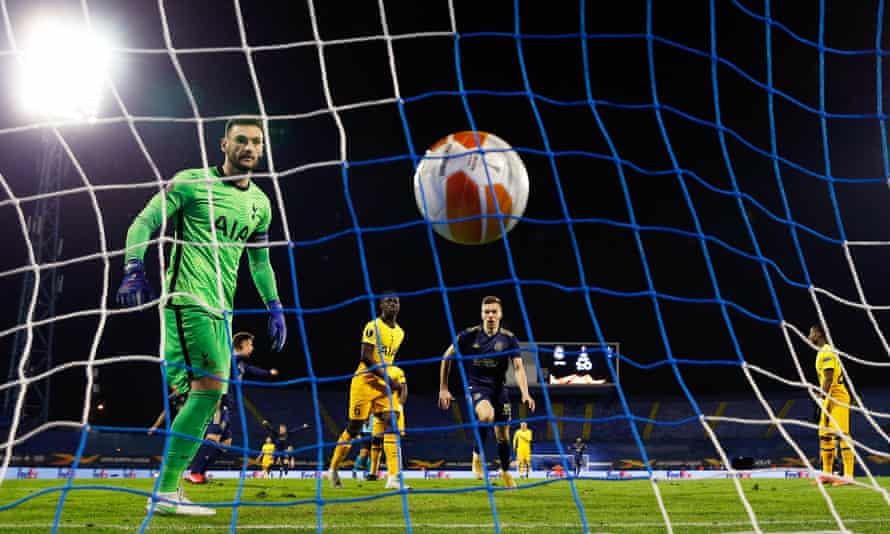 Lloris đã rất thất vọng khi Spurs bị loại khỏi Europa League.