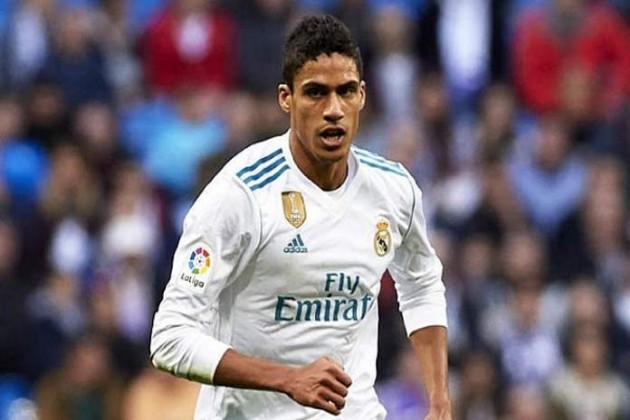 Chelsea being 'kept in touch' with Raphael Varane's  - Bóng Đá