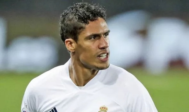 Varane has ‘no problem’ staying in Madrid for one more year and then accepting United’s offer to join them on a free - Bóng Đá