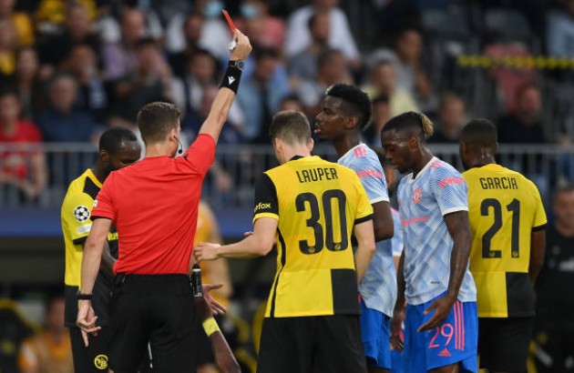 Tấm thẻ đỏ tai hại của Wan-Bissaka.