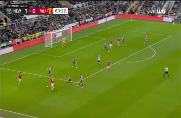 Rashford tấu hài với pha xử lý đi vào lòng đất - Bóng Đá