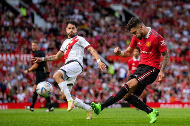 Manchester United left-back Alex Telles set to join Sevilla on loan - Bóng Đá