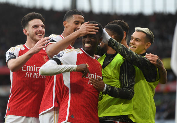 Nketiah tỏa sáng.