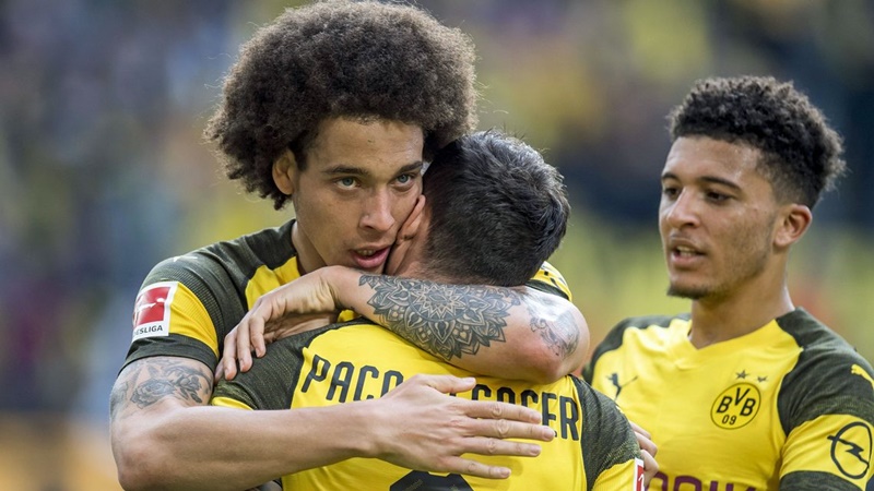 Trước trận đại chiến nước Đức, Witsel làm điều khiến Bayern nóng mặt
