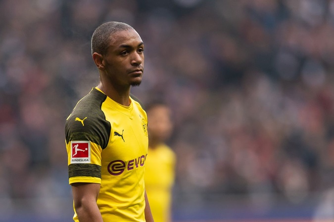 Paris Saint-Germain to sign Borussia Dortmund defender - Bóng Đá