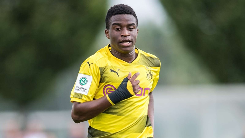 Moukoko: Dortmund offer 'new Eto'o' bumper deal - Bóng Đá