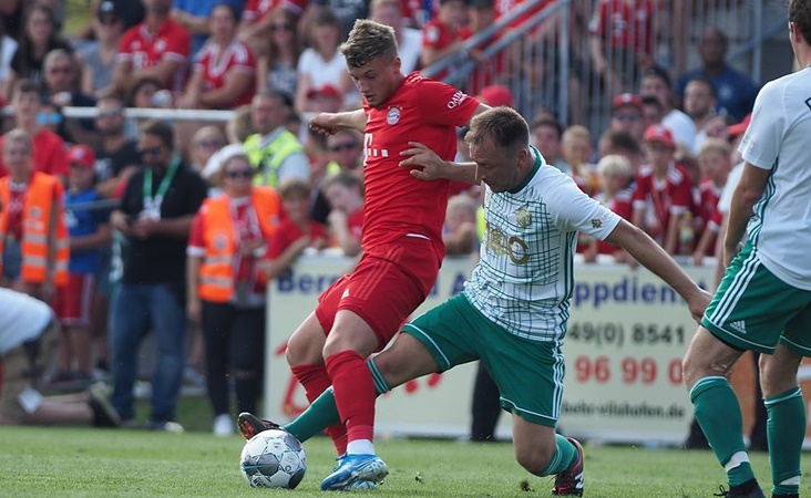 FC Bayern beat an amateur XI of fan club Vilshofen Rot Weiß 13-1 - Bóng Đá