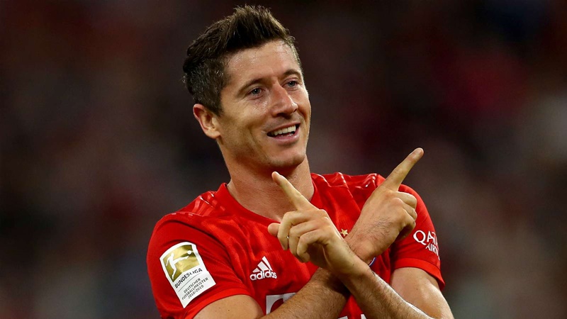 'It's a family secret!' - Lewandowski stays tight-lipped on signature goal celebration - Bóng Đá