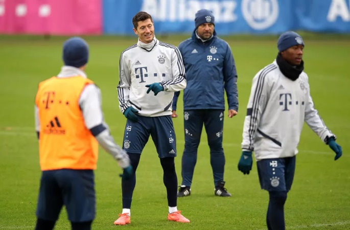 Robert Lewandowski backs Hansi Flick to finish season as Bayern Munich manager - Bóng Đá
