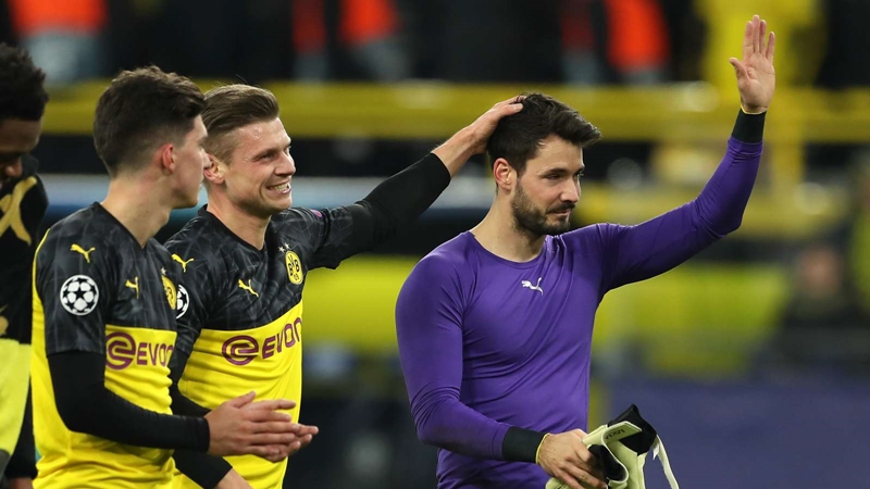 Dortmund coach Favre praises Burki after 'crazy' Champions League match - Bóng Đá