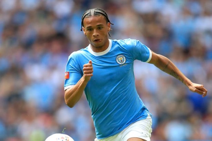 Leroy Sane has been heavily linked with a transfer to Bayern Munich but may have to wait until the summer - Bóng Đá