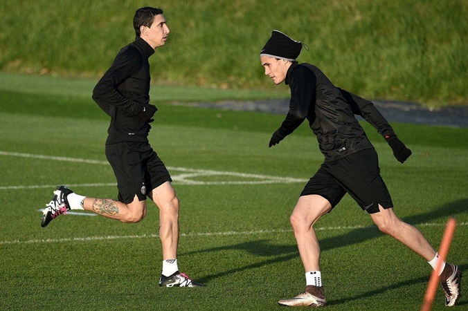 Edinson Cavani 'bids farewell' to PSG teammates as Man Utd miss out on transfer - Bóng Đá