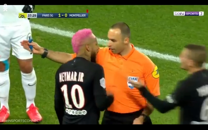 Neymar was booked for attempting a rainbow flick during PSG vs Montpellier - Bóng Đá