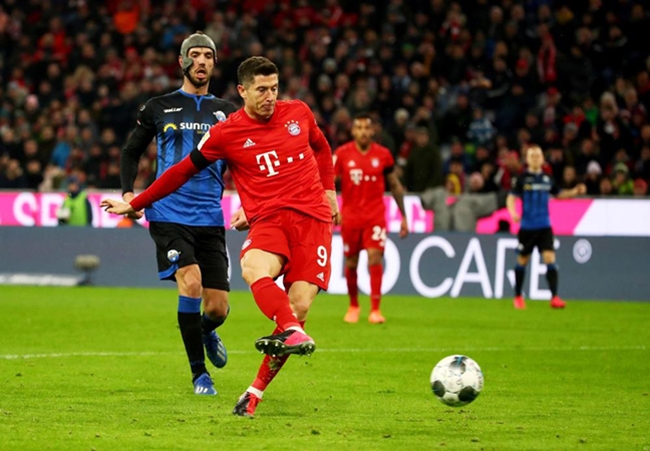 Neuer sai lầm khiến Bayern thủng lưới - Bóng Đá