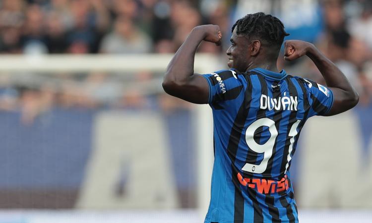 Inter have lined up Atalanta striker Duvan Zapata as a possible replacement for Martinez - Bóng Đá