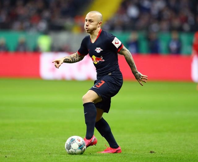 Angelino looks up to Roberto Carlos and Marcelo - Bóng Đá