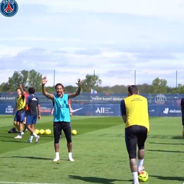 Trở lại tập luyện, Neymar và Mbappe 