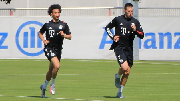 Buổi tập đầu tiên của Sane tại Bayern Munich - Bóng Đá