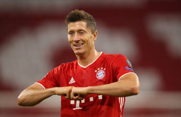 Robert Lewandowski is only the fourth player to score in 7+ consecutive Champions League appearances - Bóng Đá