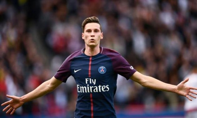 Paris Saint-Germain is aiming to sell current midfielder Julian Draxler - Bóng Đá