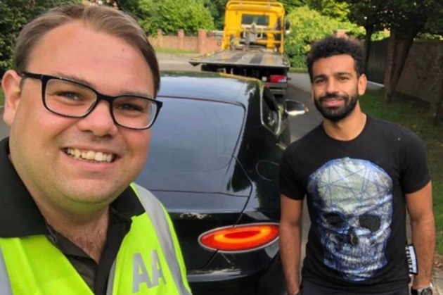 Liverpool star Mohamed Salah rescued by AA after suffering puncture in £160k Bentley - Bóng Đá