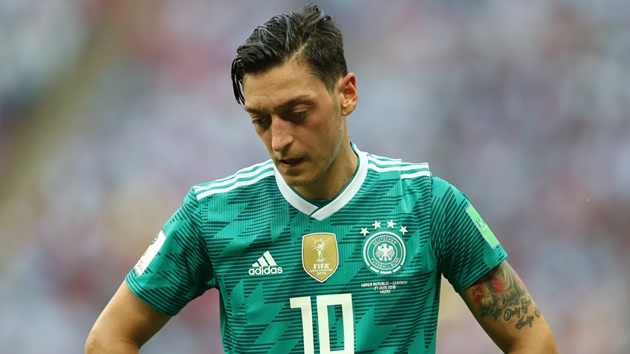 DFB general secretary finally admits they made mistakes with Mesut Özil - Bóng Đá