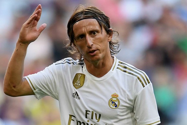 Modric willing to take salary cut to extend Real Madrid contract - Bóng Đá