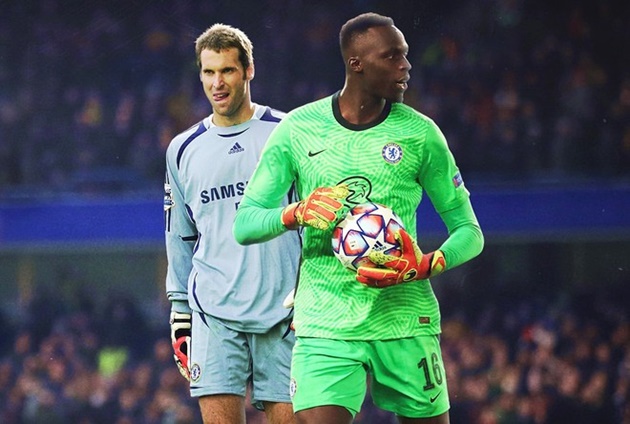 Edouard Mendy is the first  @ChelseaFC  goalkeeper to keep a clean sheet in each of his first 3 PL - Bóng Đá